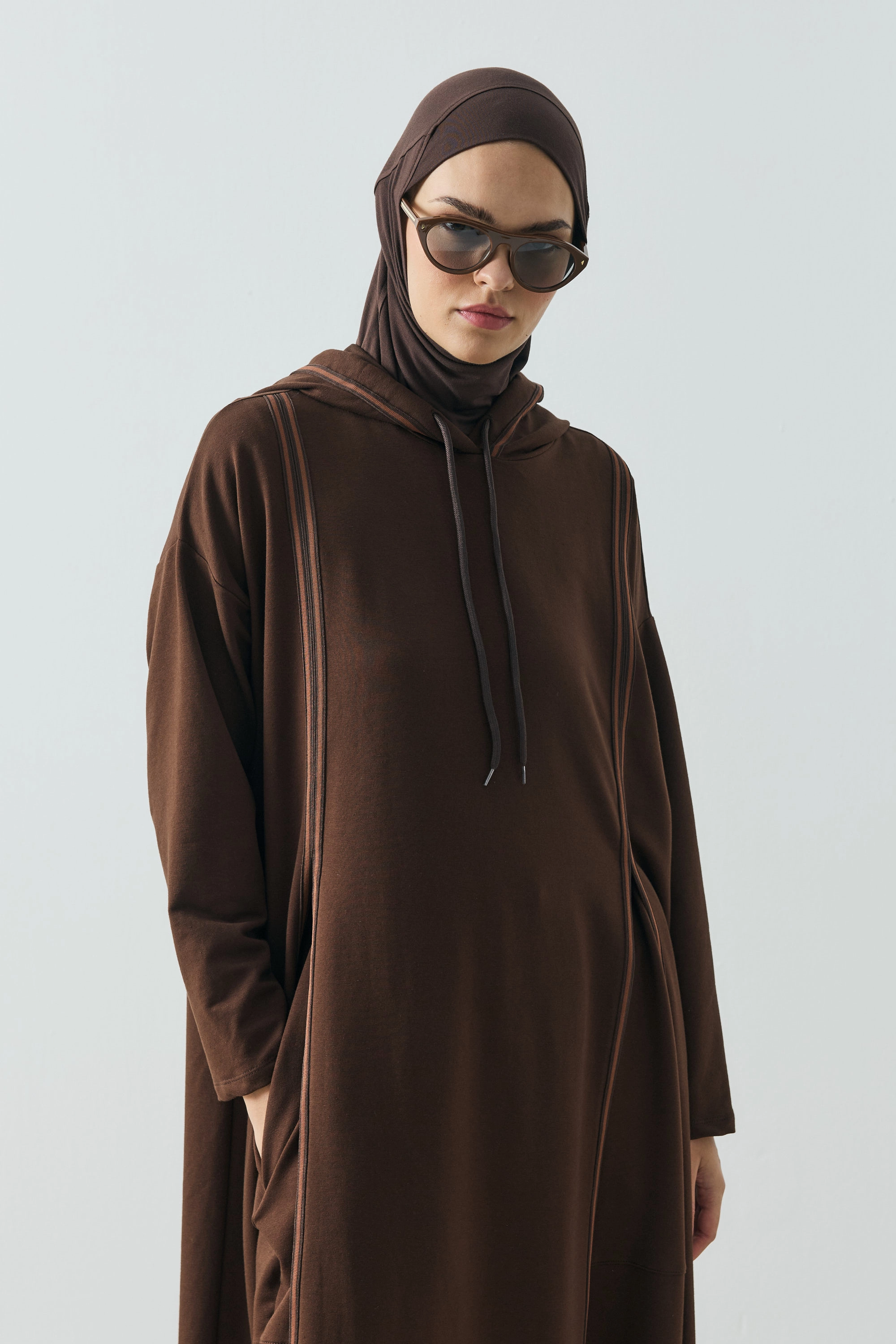 Qanu Colette Yırtmaçlı Sweatshirt Kahverengi 