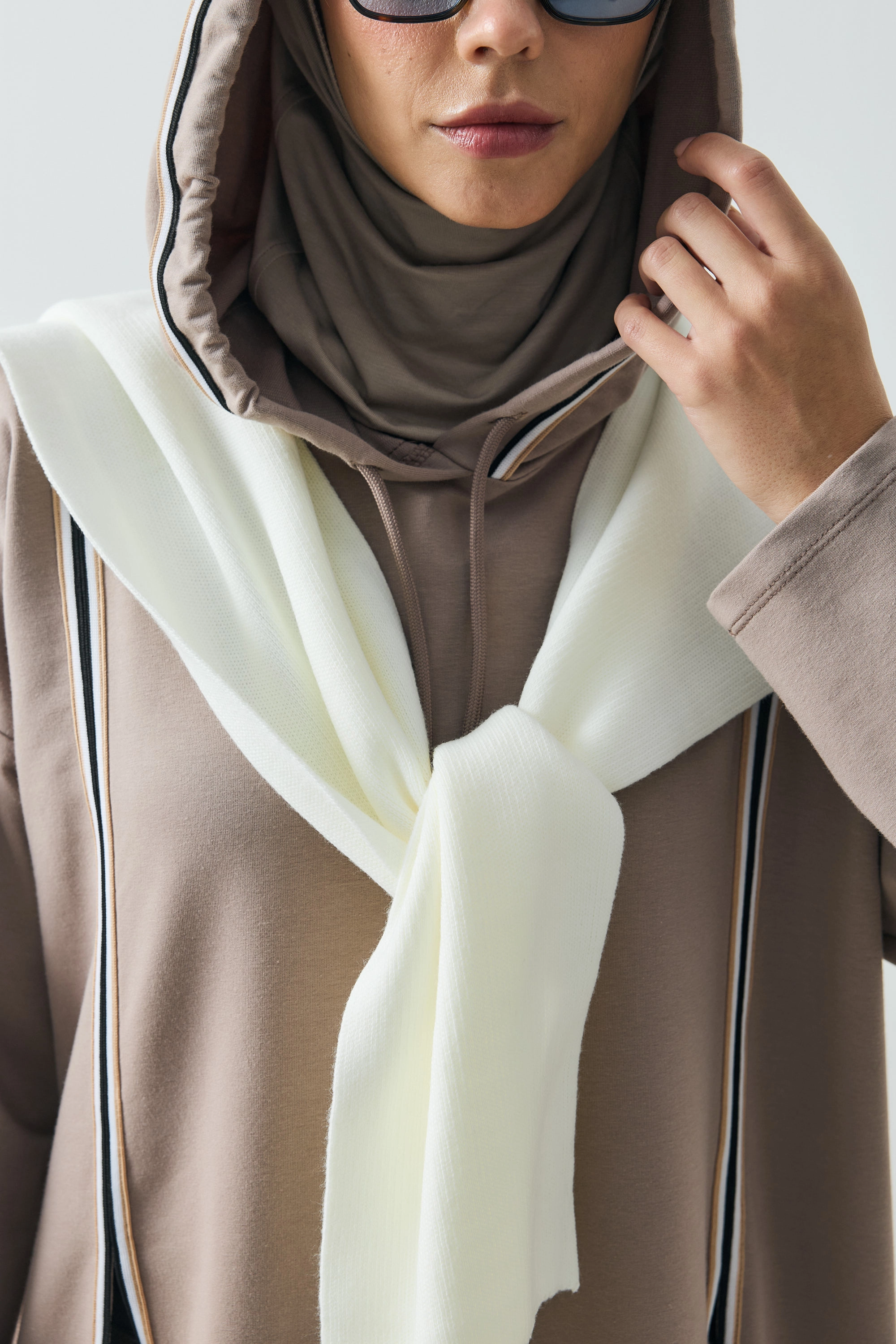 Qanu Colette Yırtmaçlı Sweatshirt Vizon
